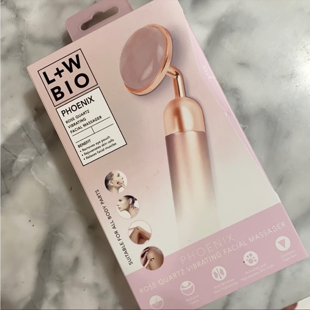 Luxe + Willow PHOENIX - Rose Quartz Vibrating Facial Roller NWT
